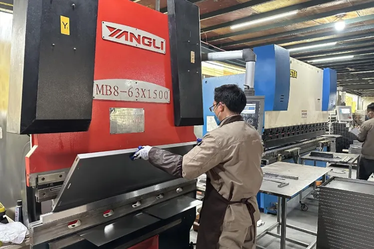 Bending Machine used for sheet metal processing